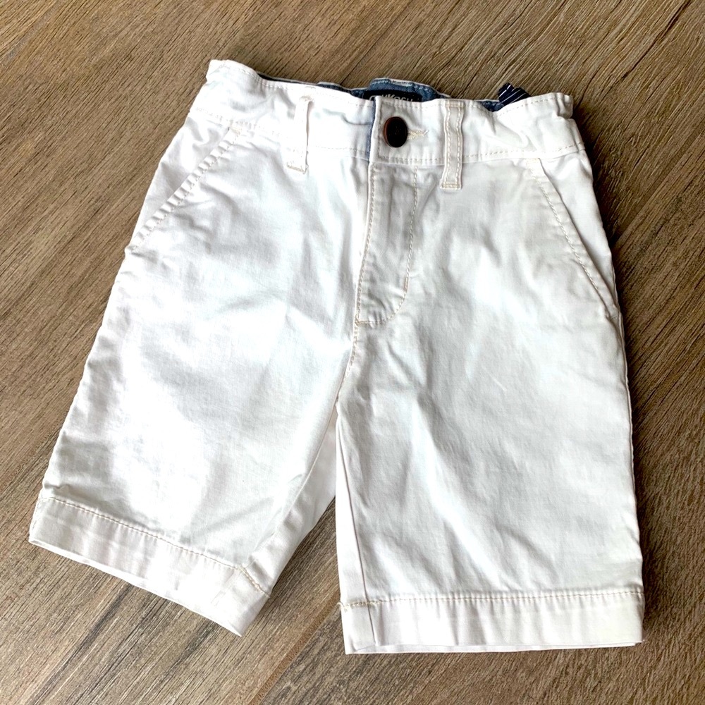Short kids OshKosh size 4 Like New